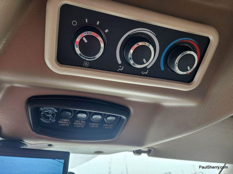 2018 GMC Savana 2500 Image 32