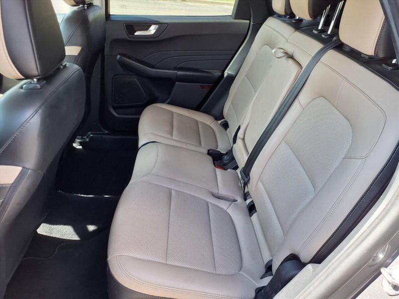 2021 Ford Escape SEL Hybrid photo 15