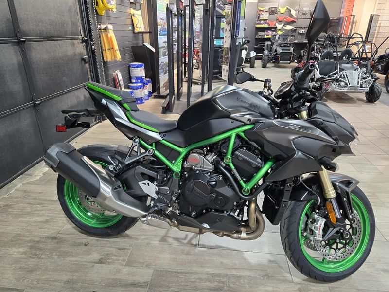 NEW 2026 KAWASAKI Z900 SE ABS Image 2