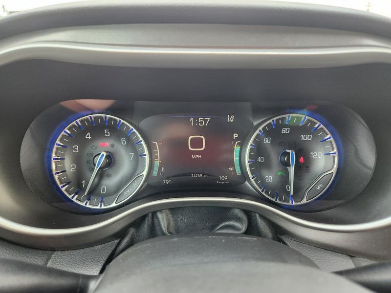 Used 2023 Chrysler Pacifica Touring L