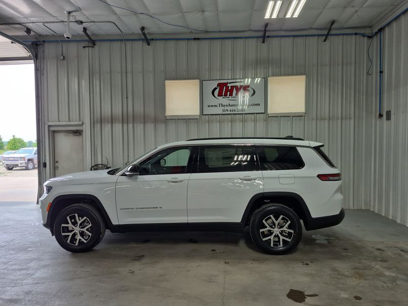 2025 Jeep Grand Cherokee L Limited 4x4Image 14