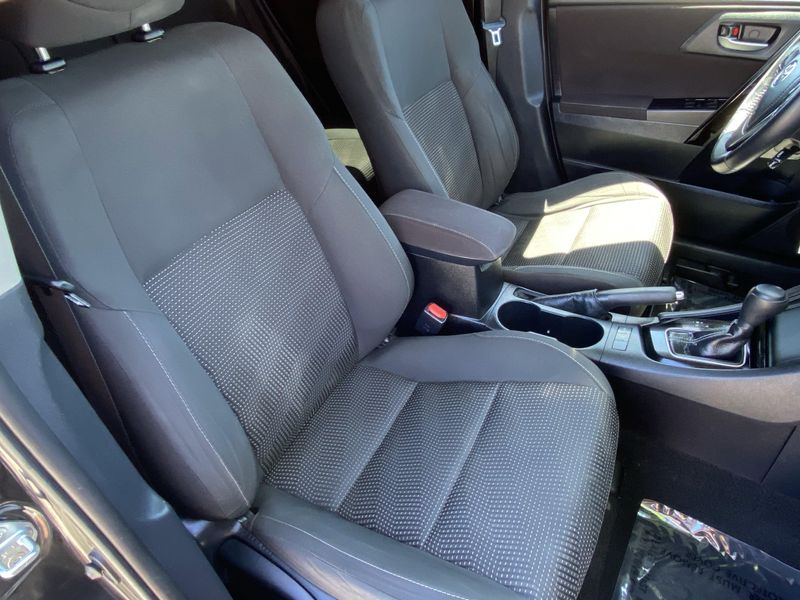 Used 2018 Toyota Corolla iM BaseImage 11