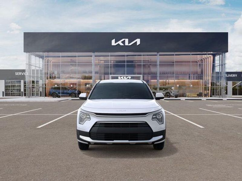 New 2026 Kia Niro LXImage 2