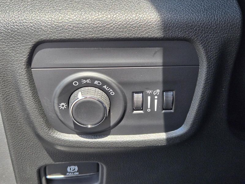 New 2026 Jeep Grand Cherokee L Laredo X 4x2
