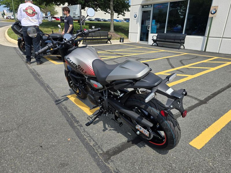 New 2027 Royal Enfield Guerrilla 450 Image 6