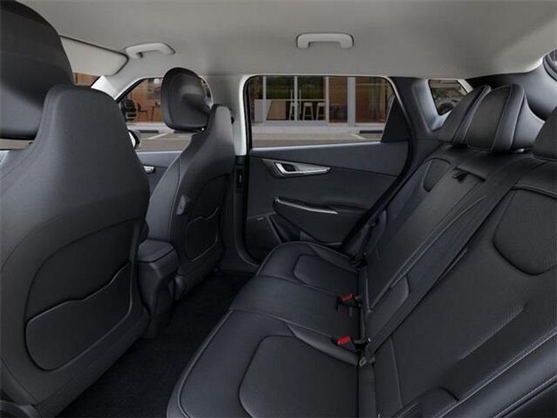 2025 Kia EV6 WindImage 18