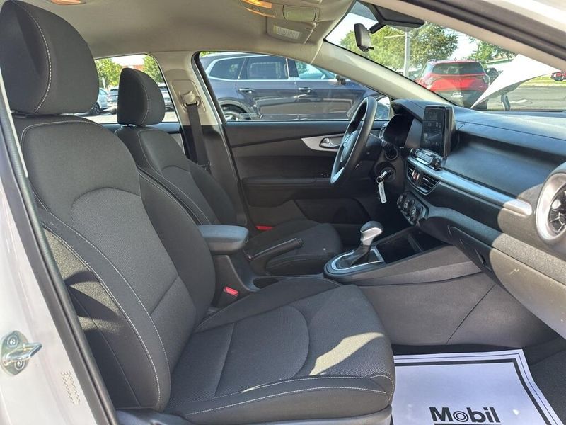 Used 2023 Kia Forte LXSImage 17