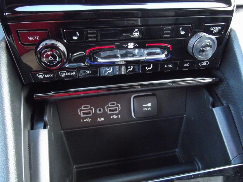 2025 Jeep Grand Cherokee Limited photo 13
