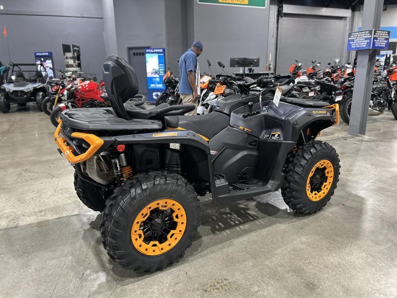 New 2025 Can-Am OUTLANDER MAX XT-P 1000R Image 3