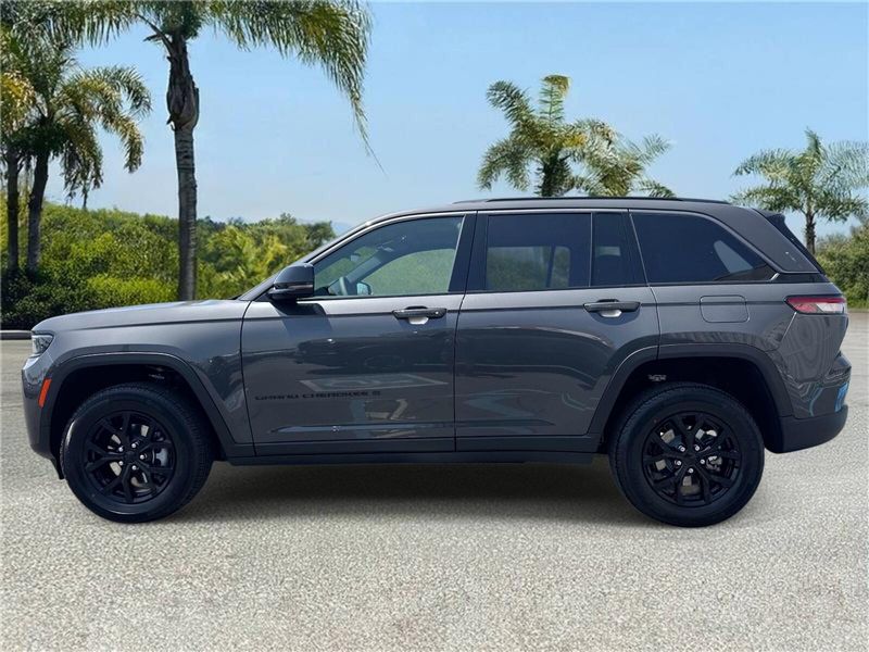 New 2026 Jeep Grand Cherokee Laredo Altitude 4x2