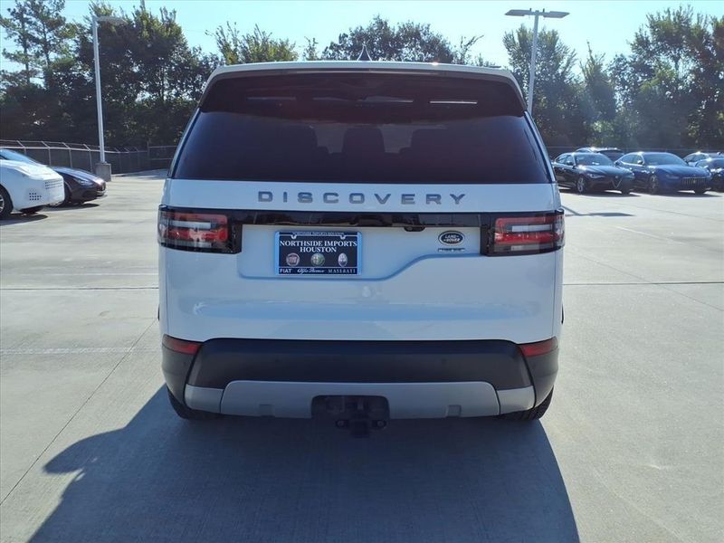 Used 2017 Land Rover Discovery HSEImage 14
