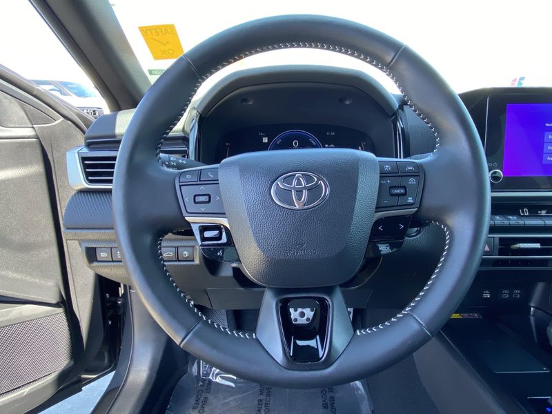 Used 2025 Toyota Camry SEImage 25