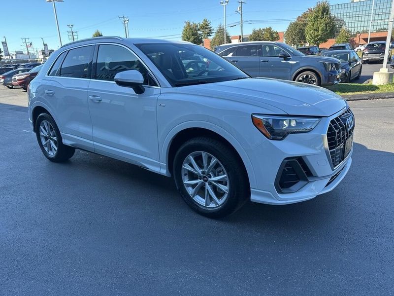 2021 Audi Q3 S line Premium photo 4