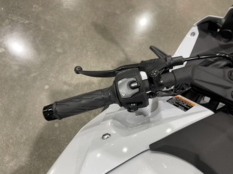 New 2026 Suzuki GSX-8R Image 24