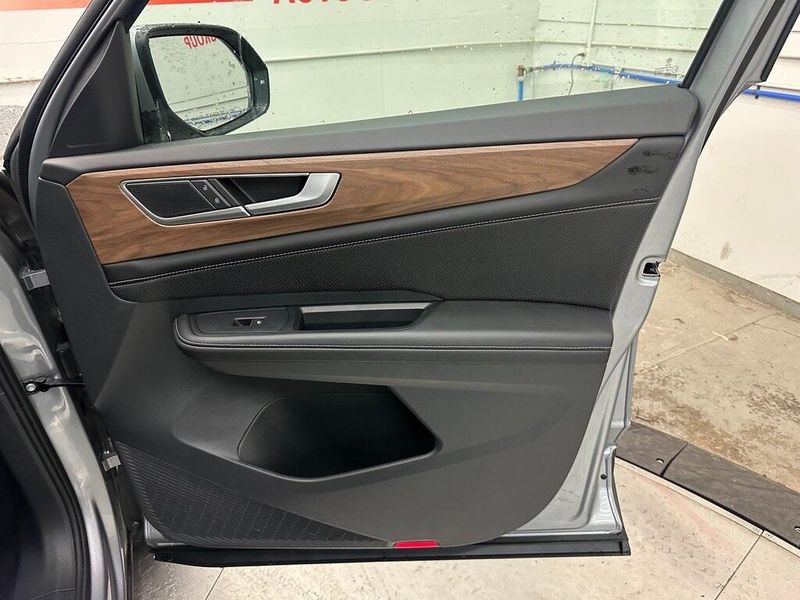 2024 Volkswagen Atlas 2.0T SE w/TechnologyImage 29