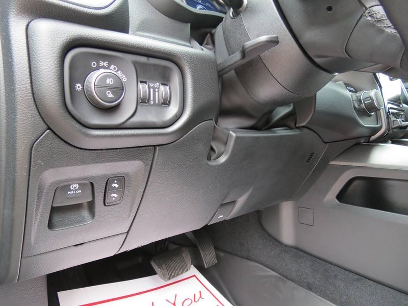 New 2027 RAM 1500 Big Horn Crew Cab 4x4 5