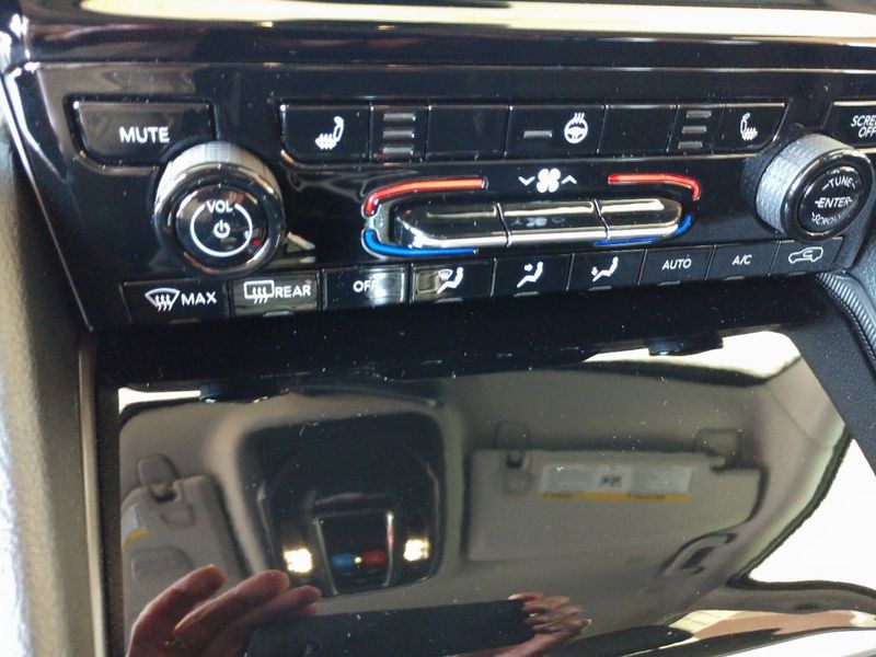 2023 Jeep Grand Cherokee L Limited 4x4Image 25