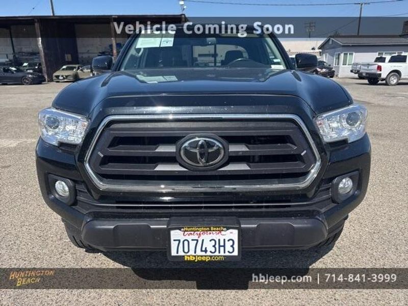2022 Toyota Tacoma SR5Image 2