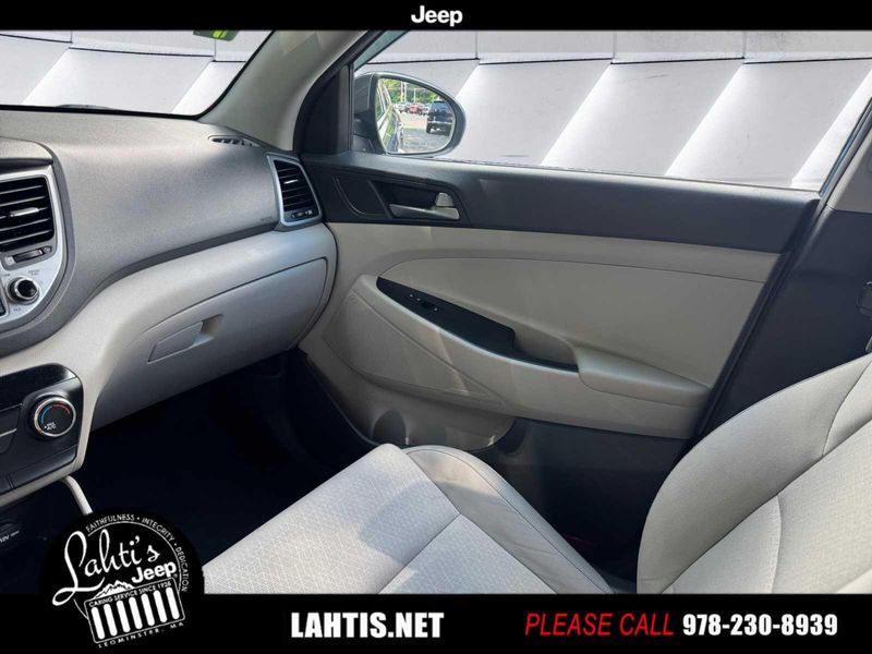 2017 Hyundai Tucson SE photo 10