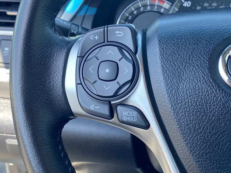 2012 Toyota Camry SEImage 26