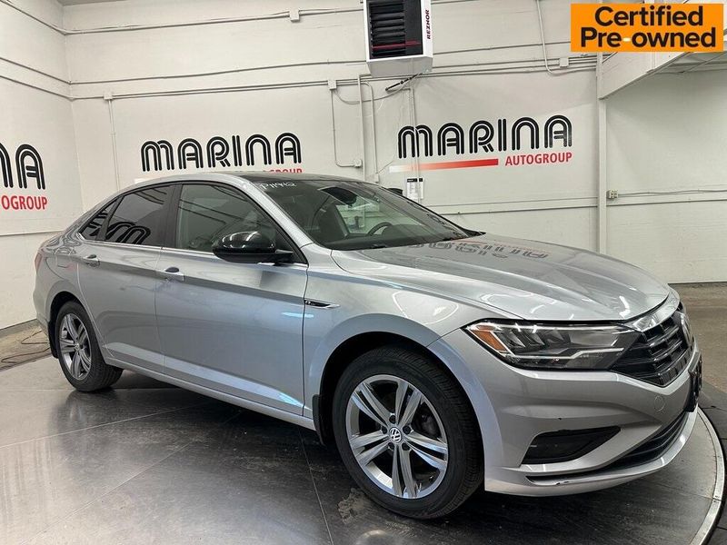 2019 Volkswagen Jetta R-LineImage 1