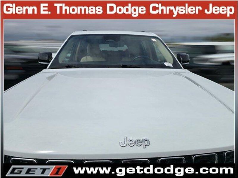 2022 Jeep Grand Cherokee Limited photo 3