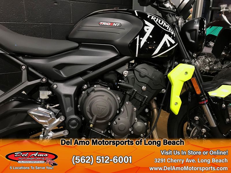 2024 Triumph TRIDENT 660  in a MATTE JET BLACK/MATTE SILVER ICE exterior color. Del Amo Motorsports of Long Beach (562) 362-3160 delamomotorsports.com 