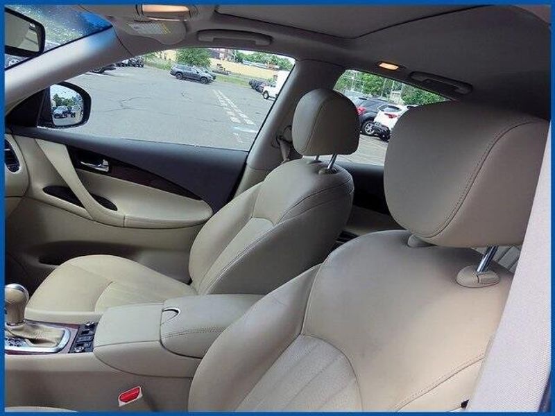 2015 INFINITI QX50 JourneyImage 13
