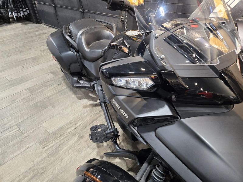 USED 2018 CAN-AM SPYDER F3T Image 6