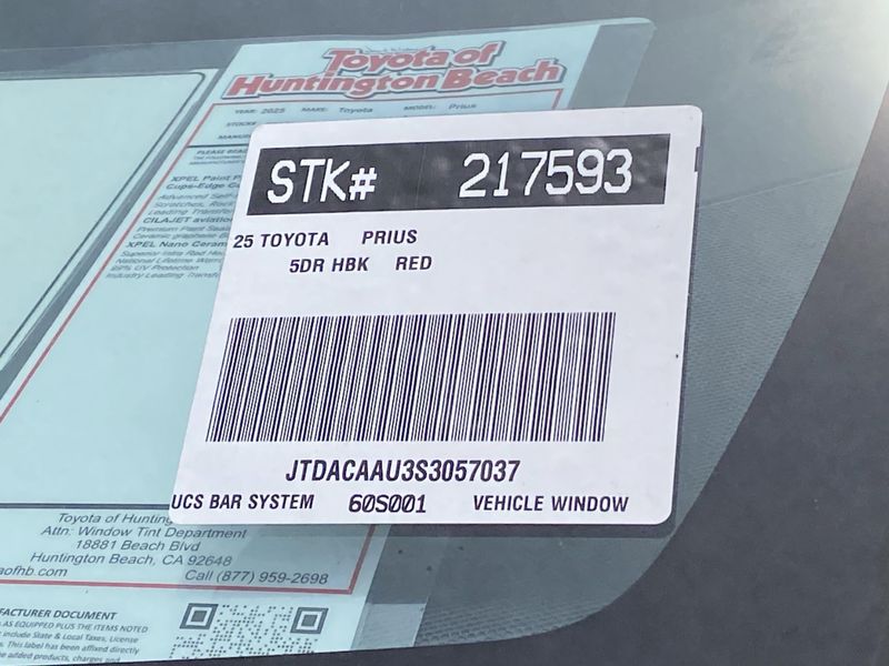 2025 Toyota Prius XLEImage 21