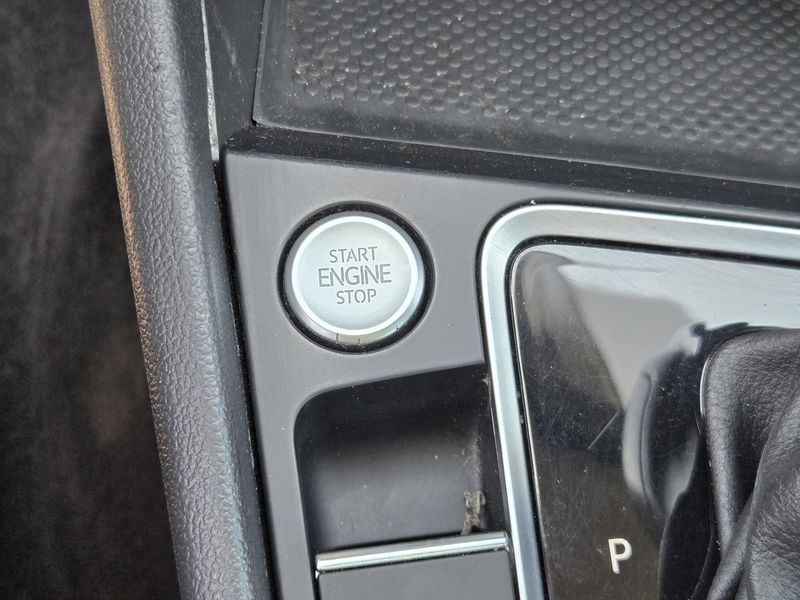 Used 2019 Volkswagen Jetta SEL Premium