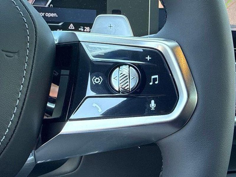 New 2026 BMW 7 Series 750e xDriveImage 22