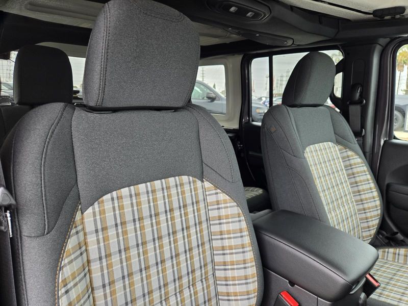 New 2026 Jeep Wrangler 4-door 85th Anniversary Edition
