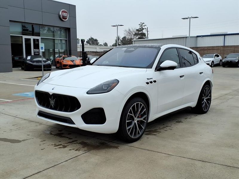 New 2026 Maserati Grecale ModenaImage 2