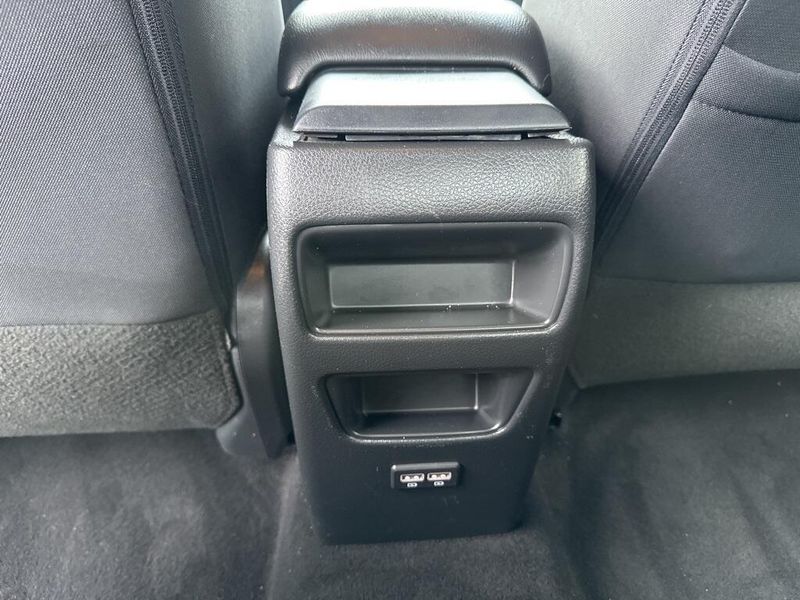 2018 Nissan Sentra SVImage 22