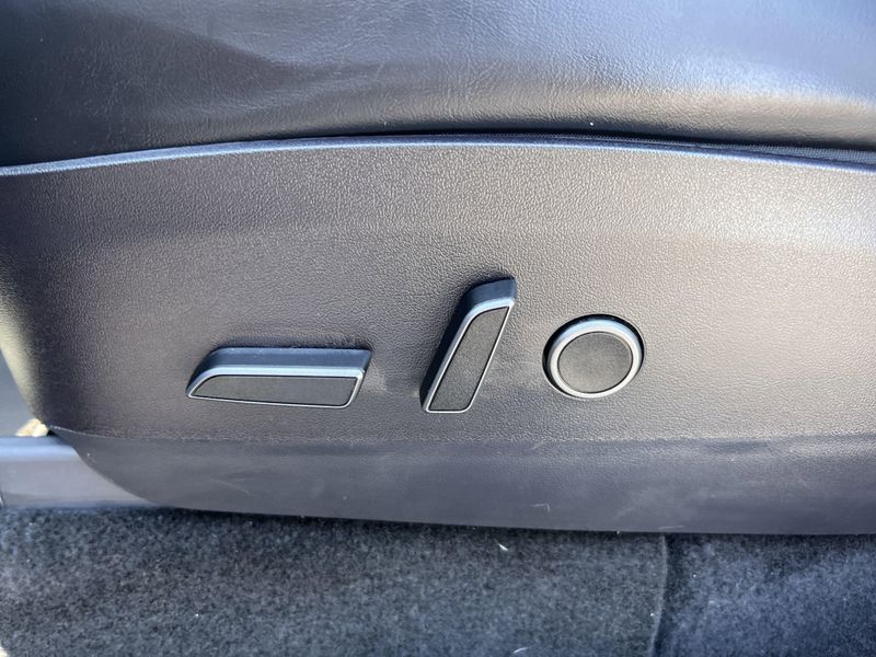 2021 Tesla Model Y Long RangeImage 8
