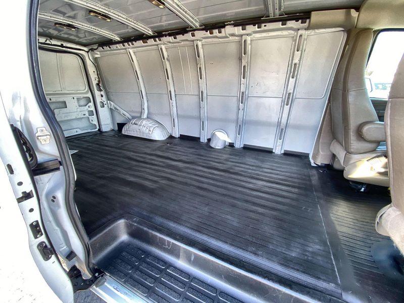 Used 2023 Chevrolet Express Cargo Van Work VanImage 23