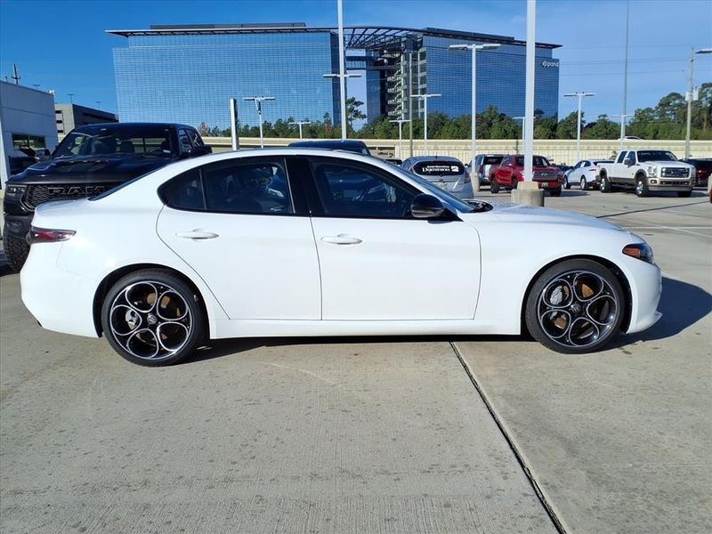 New 2025 Alfa Romeo Giulia RwdImage 5