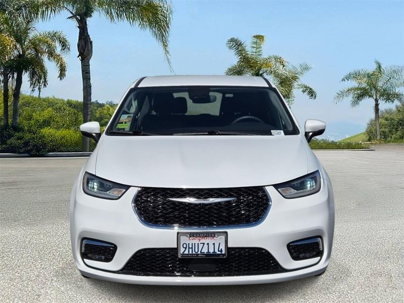 Used 2023 Chrysler Pacifica Touring L FWD