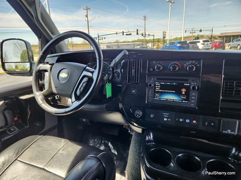 2019 Chevrolet Express 2500 Image 31