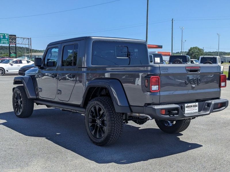 2024 Jeep Gladiator Nighthawk 4x4Image 5