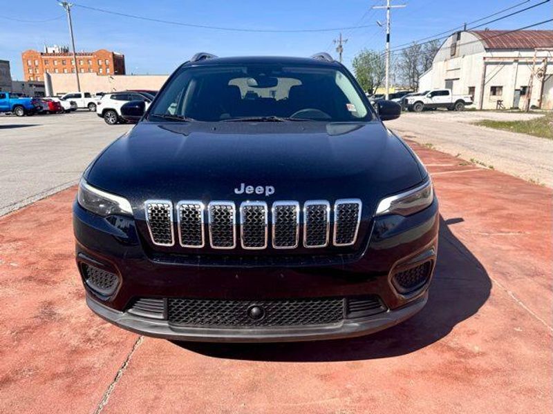 Used 2021 Jeep Cherokee LatitudeImage 2