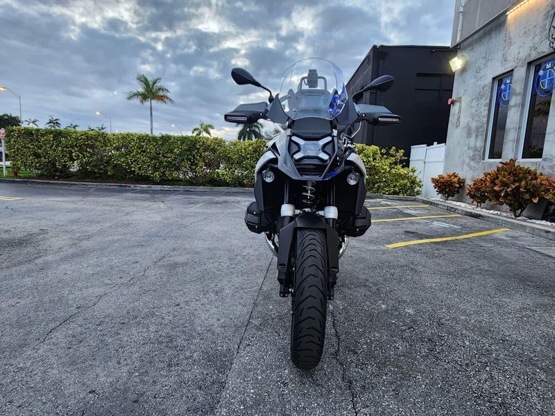 2026 BMW R 1300 GSImage 2