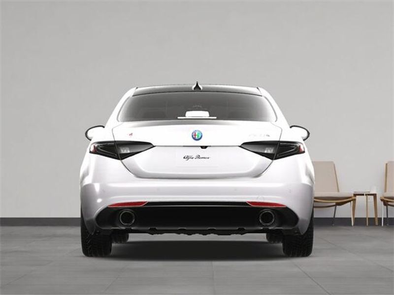 2025 Alfa Romeo Giulia photo 10