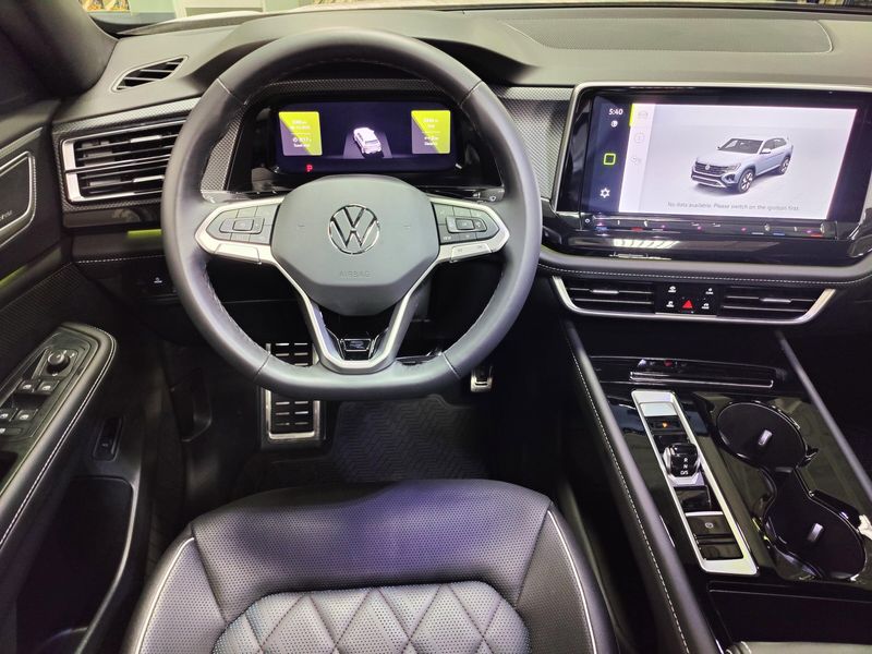 2025 Volkswagen Atlas Cross Sport SEL Premium R-Line photo 20