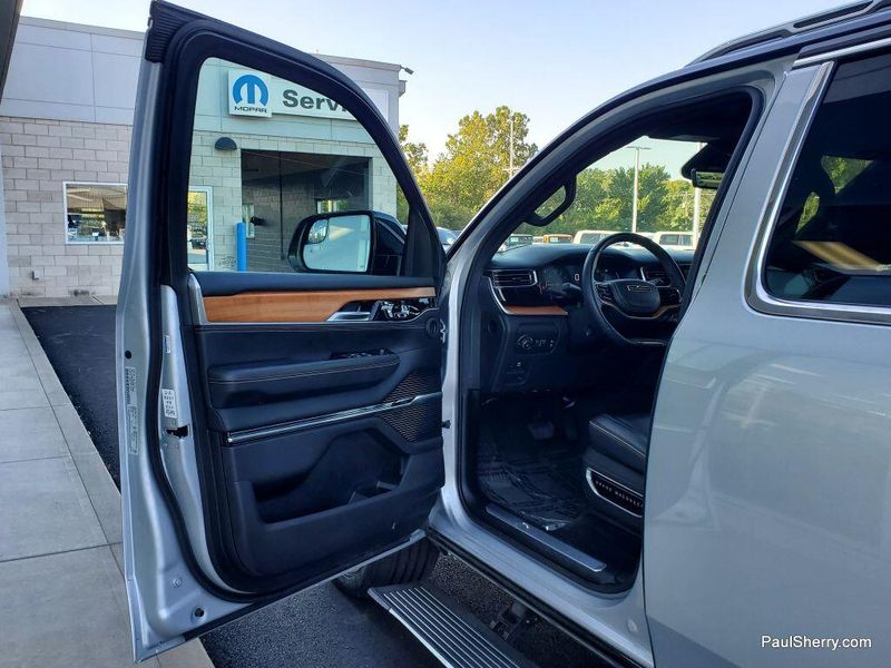 2024 Jeep Grand Wagoneer L III photo 23