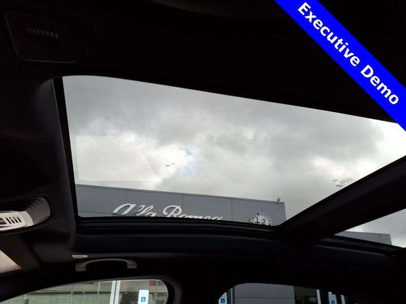 New 2025 Alfa Romeo Stelvio VeloceImage 15