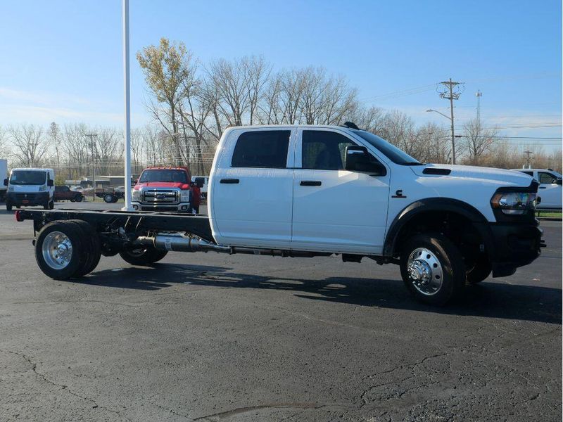 2024 RAM 5500 Tradesman Chassis Crew Cab 4x4 84