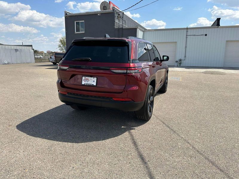 2022 Jeep Grand Cherokee AltitudeImage 8