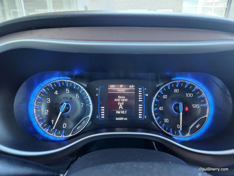2022 Chrysler Voyager LXImage 42